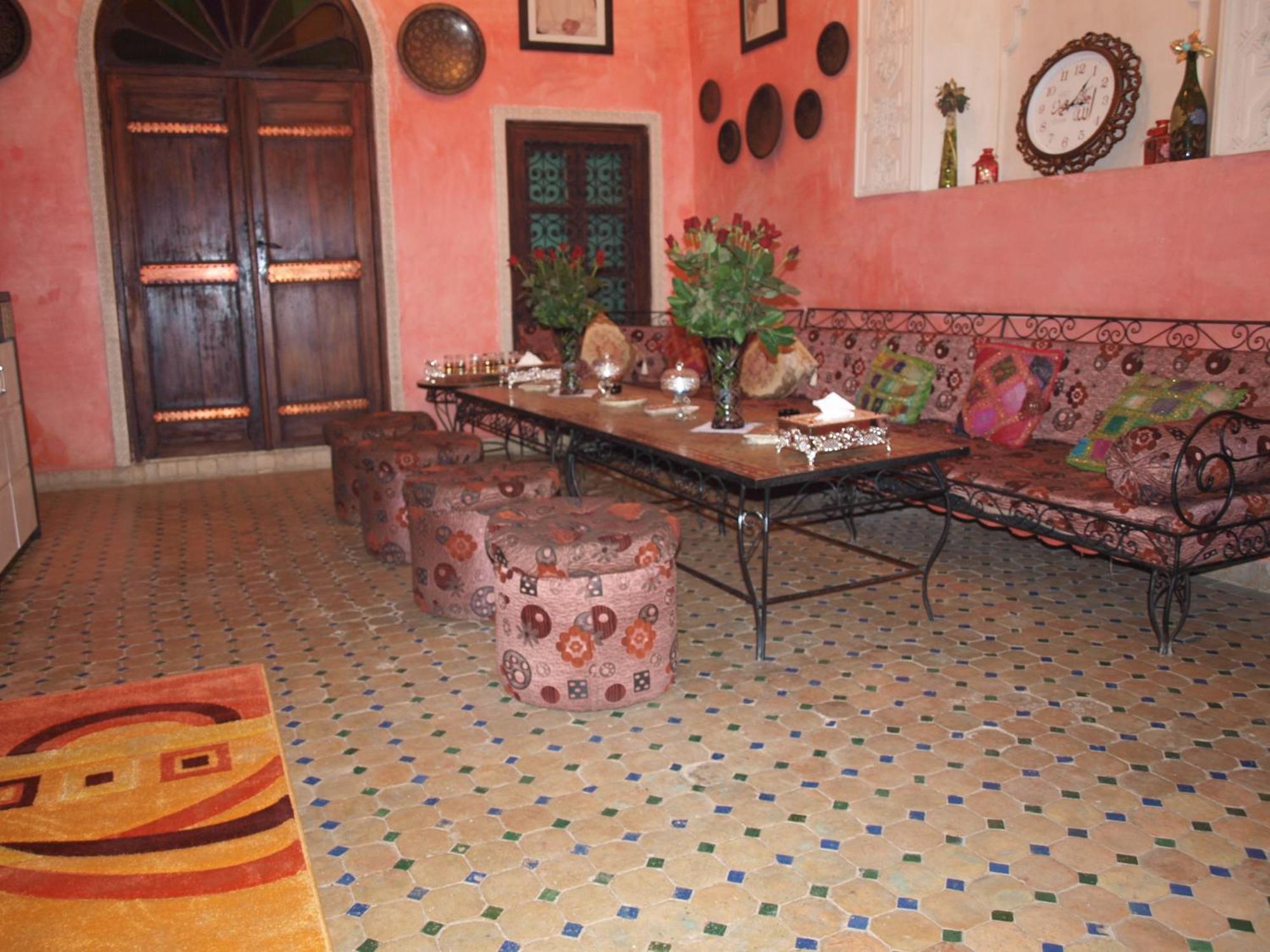 Riad Anass Al Ouali เฟส ภายนอก รูปภาพ